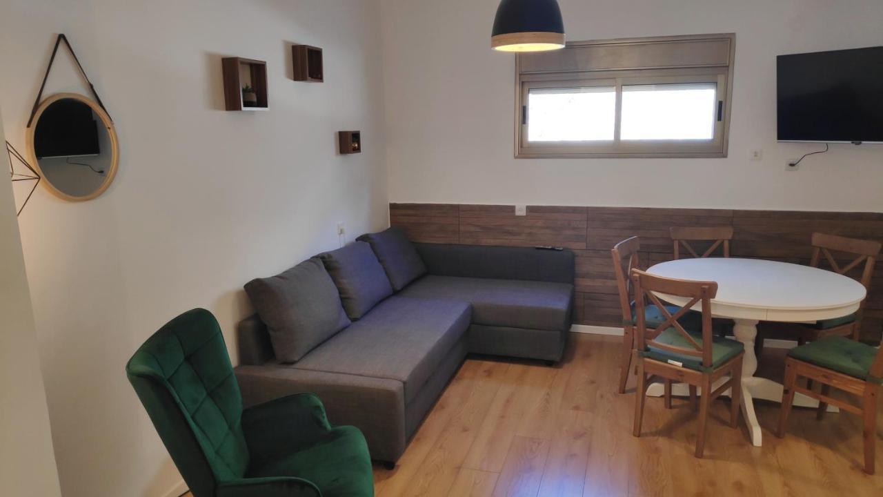 אחת ויחידה - One & Only Apartment Maalot Tarshiha Bagian luar foto