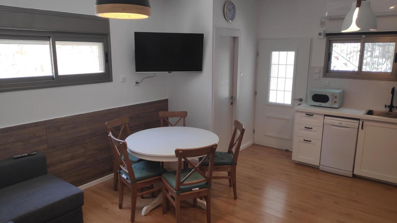 אחת ויחידה - One & Only Apartment Maalot Tarshiha Bagian luar foto